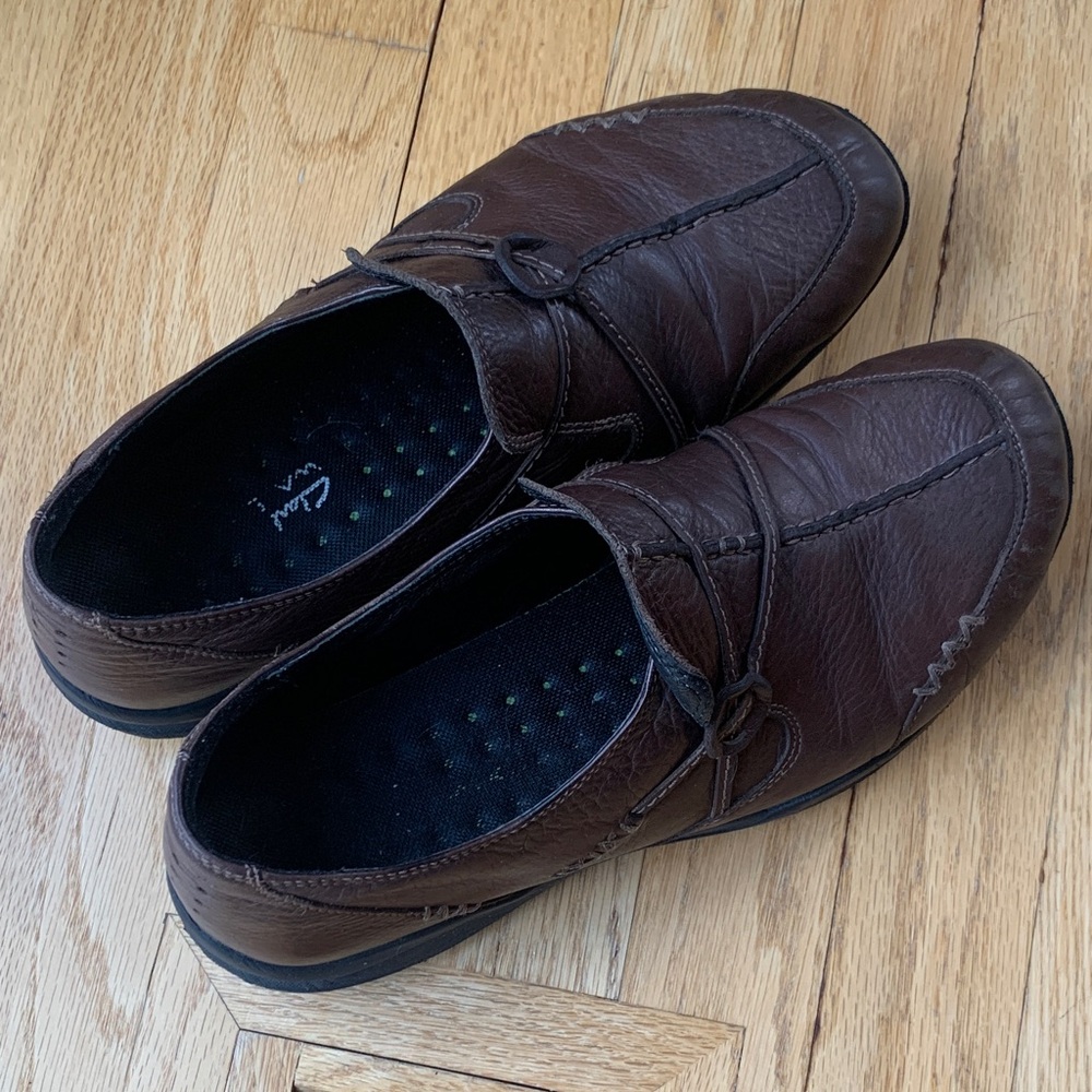 Clarks Women’s Brown Leather Slip-On Loafers